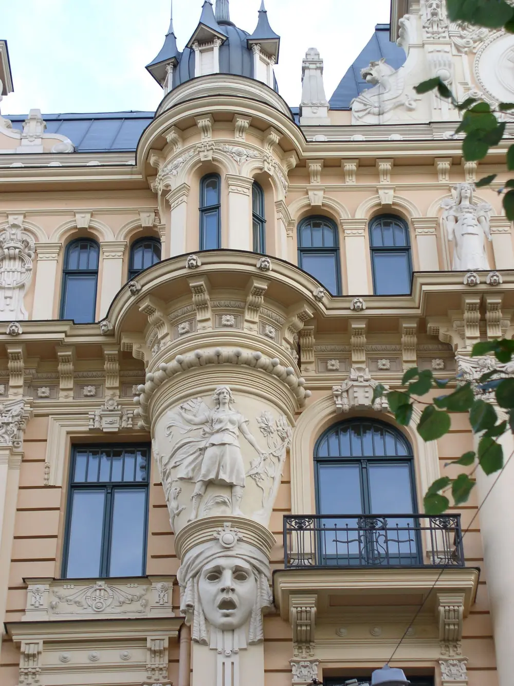 The house that foresaw war