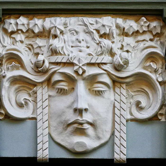 Female mascaron